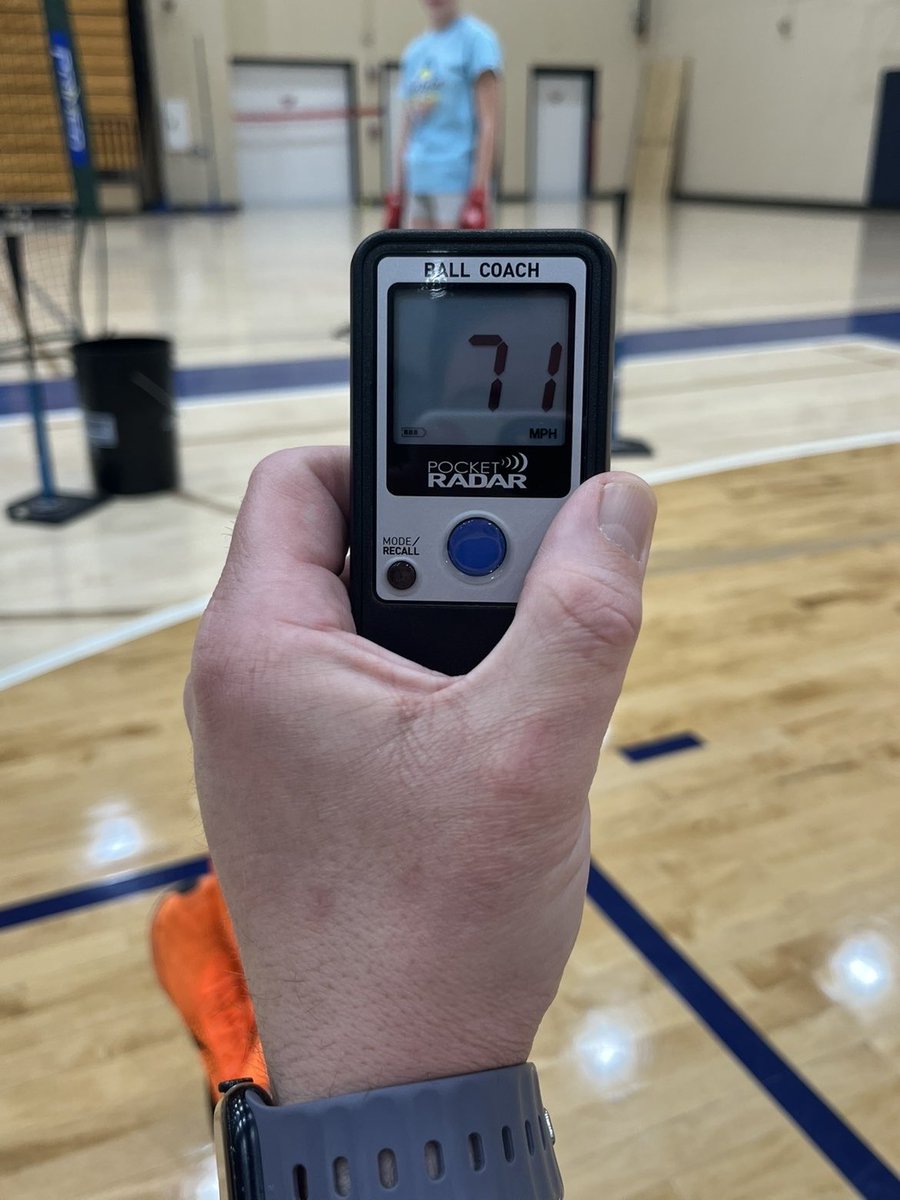 Merritt2029's tweet photo. 🚨NEW PR ALERT🚨 I have been working really hard to hit 70, and I finally did it! Hard work truly pays off! 71 EV is a great start to my first high school season. #softball #grind #collegesoftball https://t.co/Ime0ECTDe3