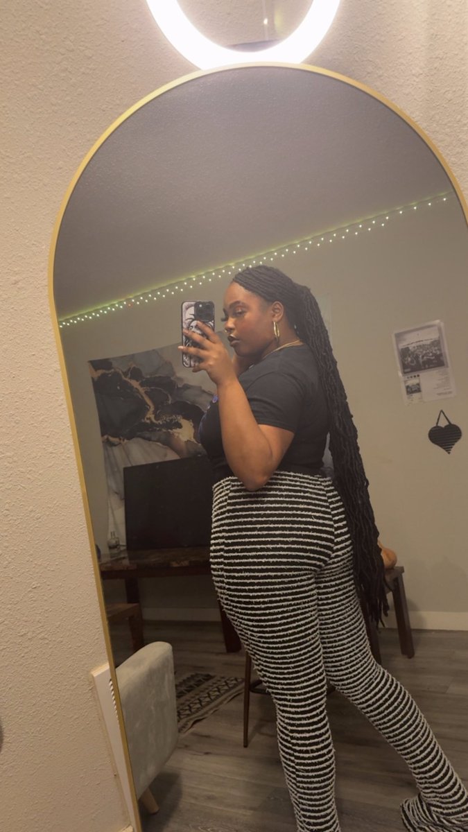 Storm_E23's tweet photo. Baby this glow so different the stars couldn’t even predicted this 🥀💋 https://t.co/IcZs3QXGYw