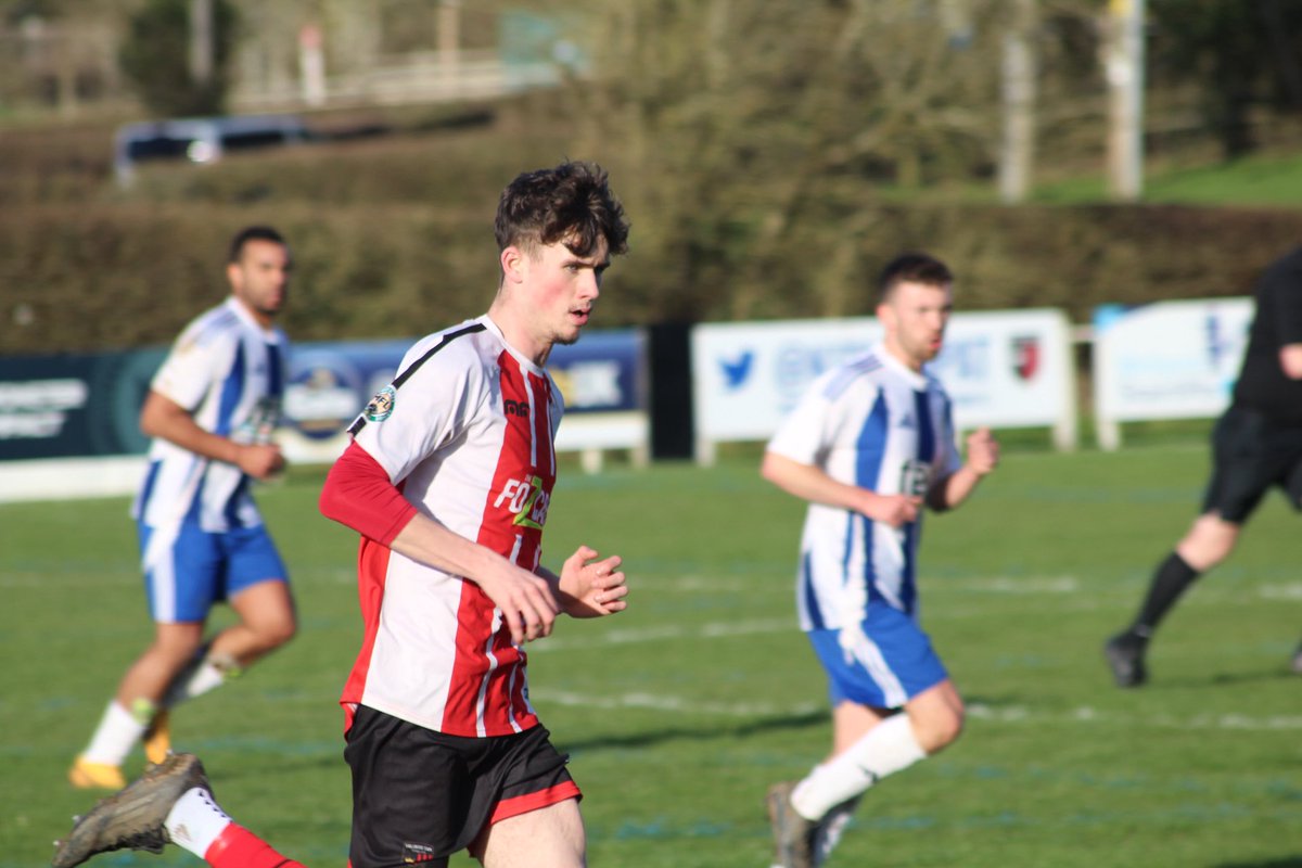 Earlswood Town FC tweet media