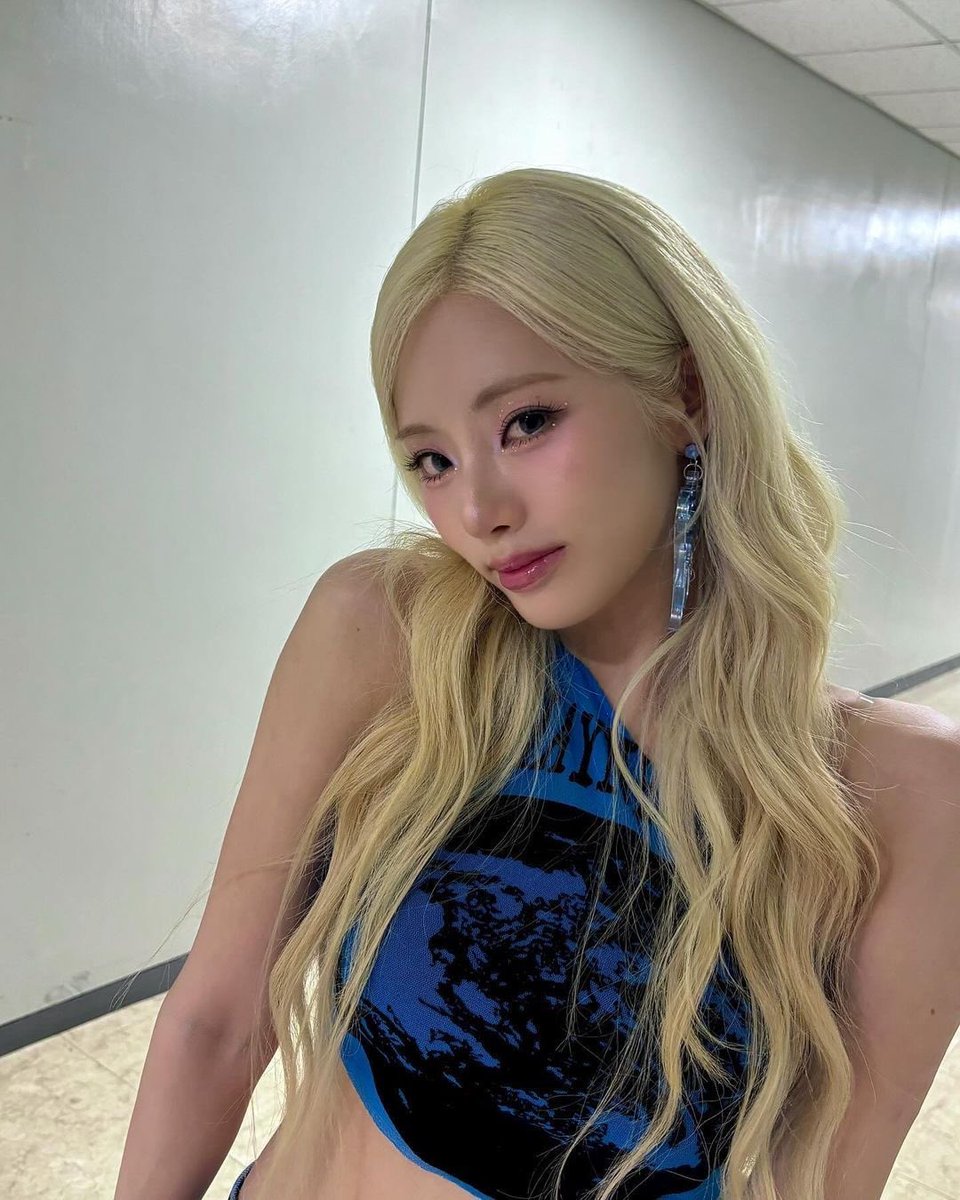 baekgyub's tweet photo. blondie https://t.co/NafSwbQ8Dv