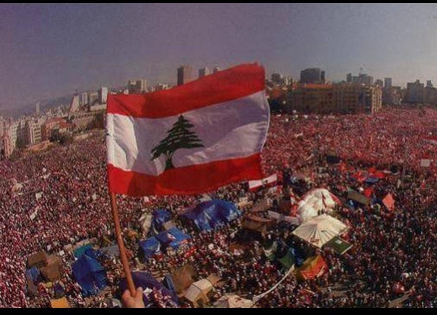 may_chidiac's tweet photo. 14 آذار لم يكن يوماً عادياً، بل لحظة قال فيها اللبنانيون لا للهيمنة والسلاح خارج الدولة. خرج مئات الآلاف إلى الساحات وفرضوا بإرادتهم انسحاب الجيش السوري من لبنان بعد سنوات من الوصاية.
وفاءً لشهداء ثورة الأرز، يبقى الهدف واضحاً: دولة سيّدة حرّة، قرار واحد وسلاح واحد. https://t.co/KNN35Q0IqW