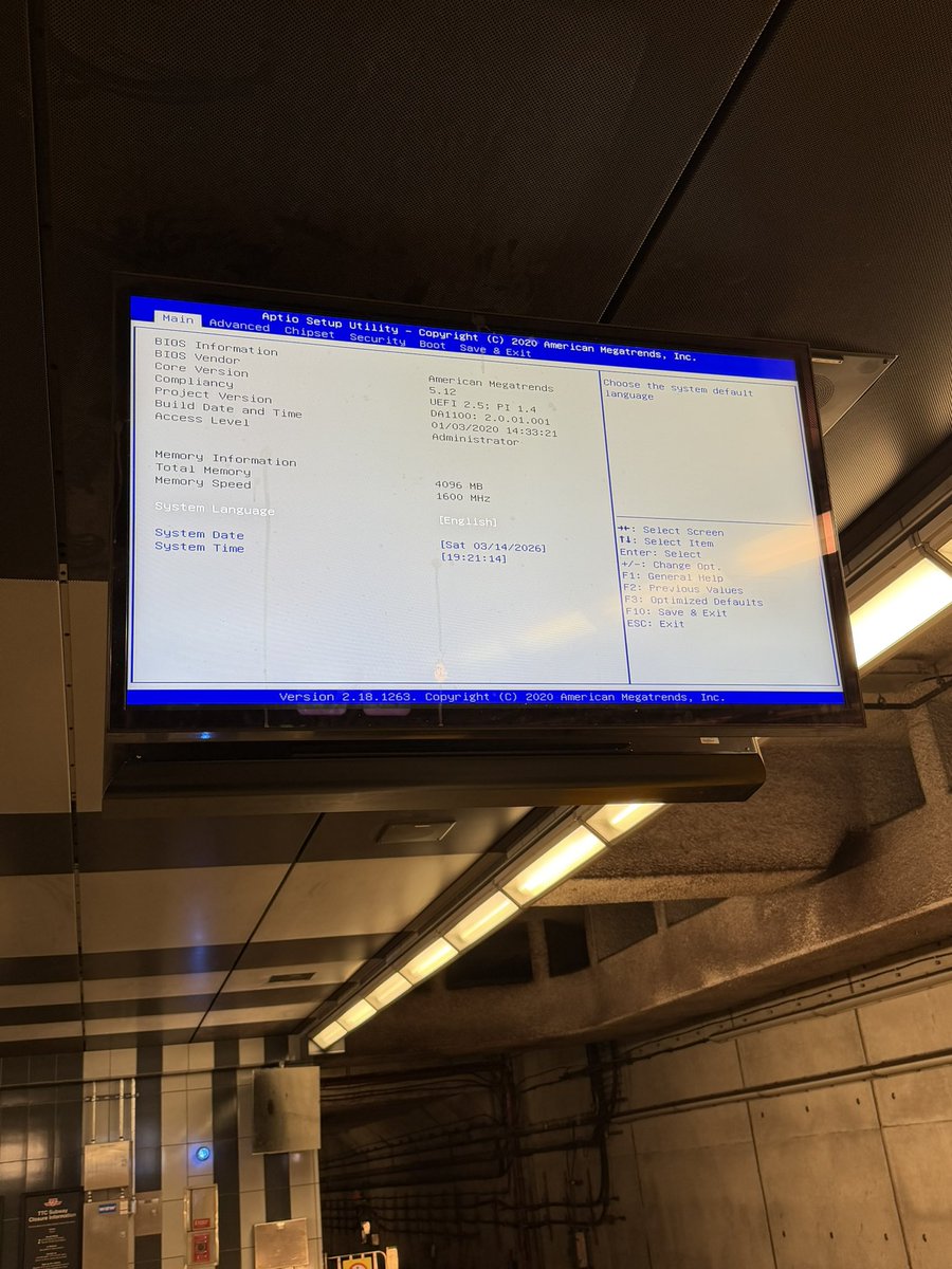 TobyRosebrugh's tweet photo. @TTChelps 
This  screen at Finch West Station facing the north end  stairs, it’s displaying a set up menu  of some sort. (noticed this today around 3:30 PM) https://t.co/xmOEBL7zfc