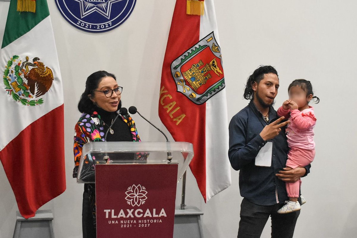Por instrucciones de la Presidenta <a href="/Claudiashein/">Claudia Sheinbaum Pardo</a> seguimos trabajando por la paz. 🤝✨ Hoy celebramos la graduación de la primera generación de Reconecta con la Paz en Tlaxcala: 27 jóvenes que decidieron cambiar su historia y construir un nuevo camino.
Atender las causas de la
