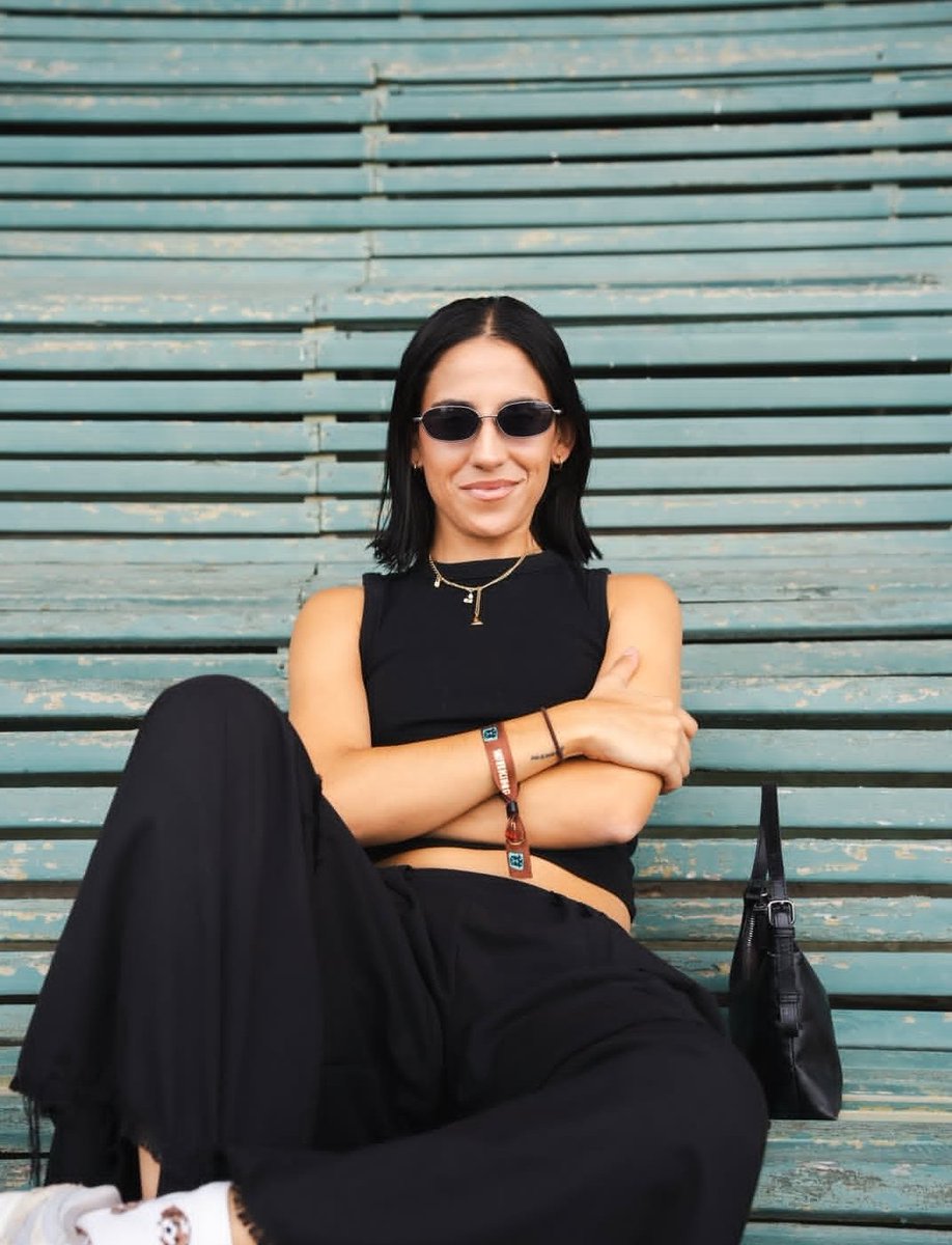 Flor | 🖤 tweet media