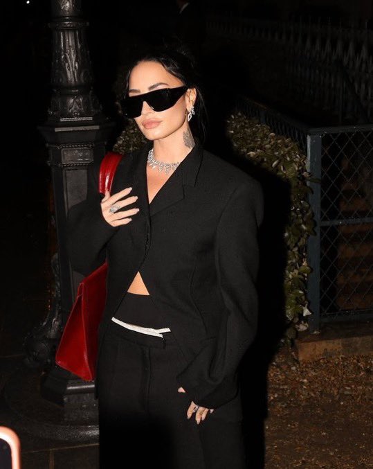 Demi Crave tweet media