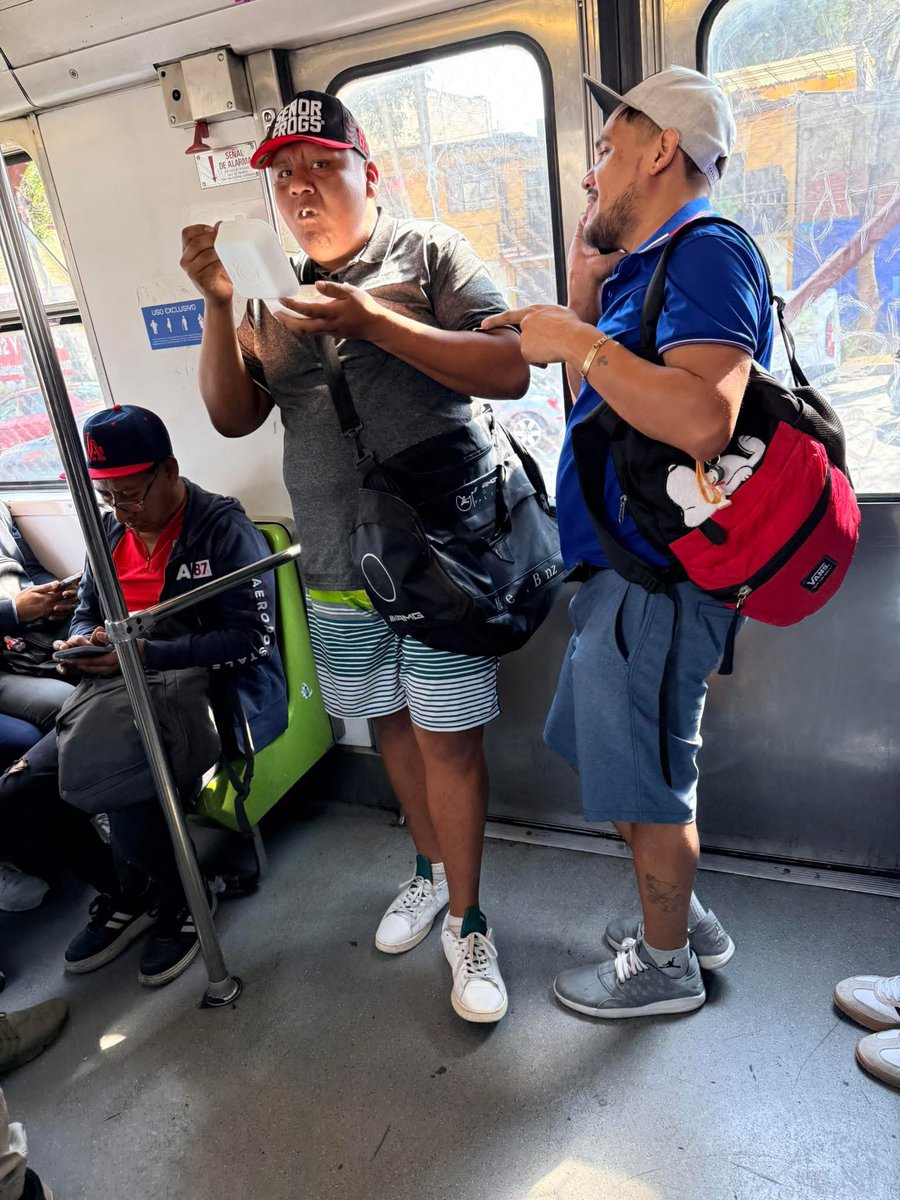 OrejitaBebe tweet media