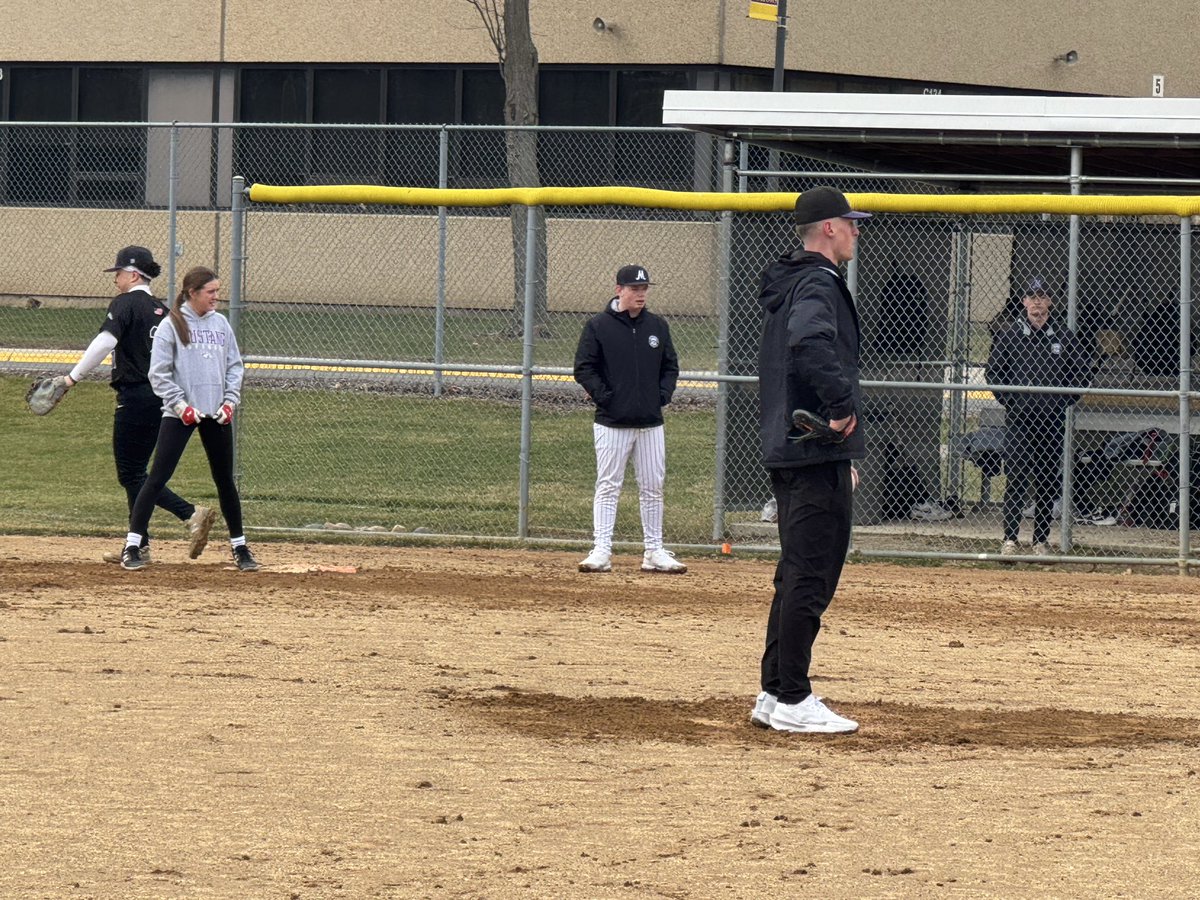 Rolling Meadows Baseball tweet media