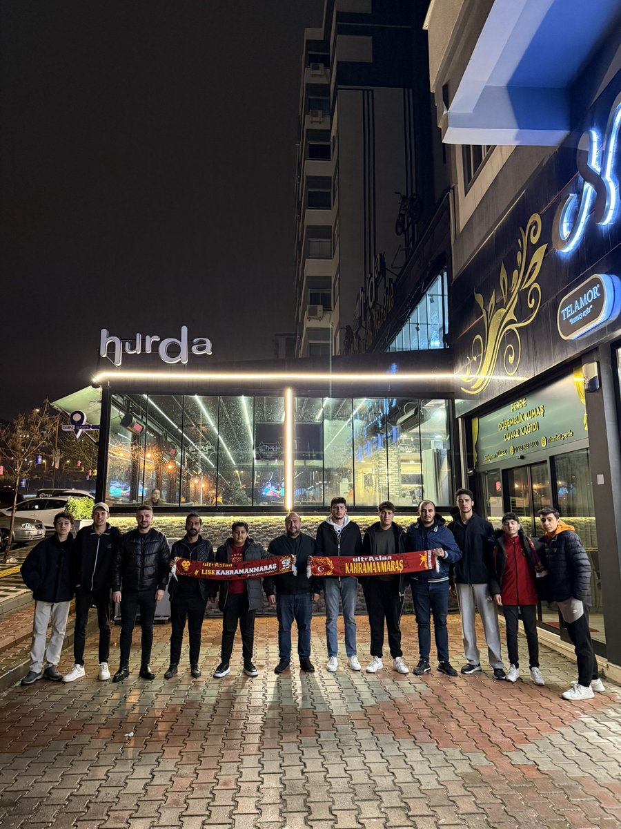 Galatasaray’ımızın başakşehir maçını hep beraber omuz omuza izledik 

#ultrAslanKahramanmaraş
#ultrAslanLiseKahramanmraş
#ultrAslanYurtiçi