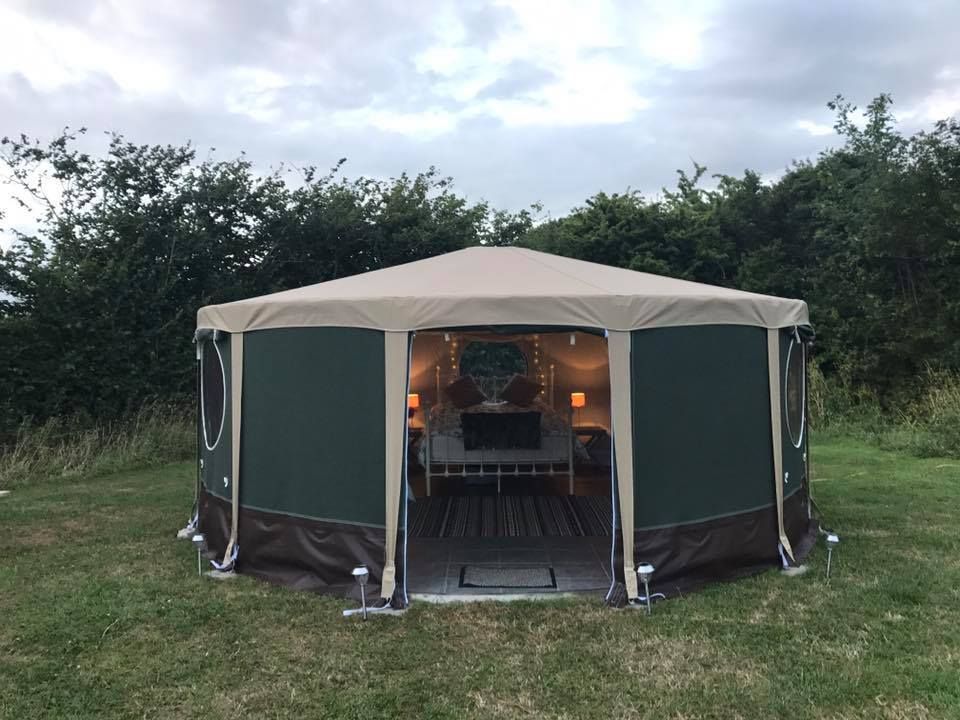 WeAcceptPets's tweet image. 🌿 Woodyhyde Campsite 🌿

Glamping stays on the Isle of Purbeck offer a comfortable way to experience the great outdoors, perfect for those new to camping or anyone who prefers a ready-made setup.

Accepts 🐶🐈
weacceptpets.co.uk/Dorset/5645

#WoodyhydeCampsite #Glamping @LoveWoodyhyde