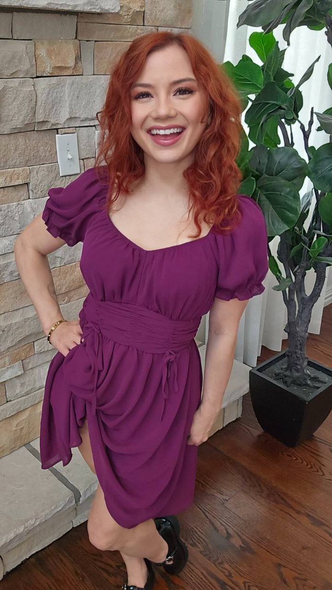 RedHeadAliceLittle tweet media