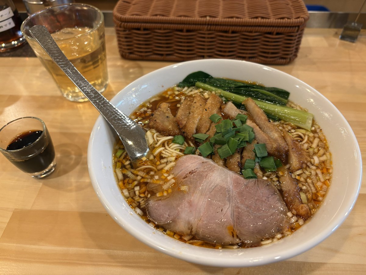 鱗翅学会お疲れさまでした〜
本郷に来たら必ず立ち寄る酸辣湯のお店