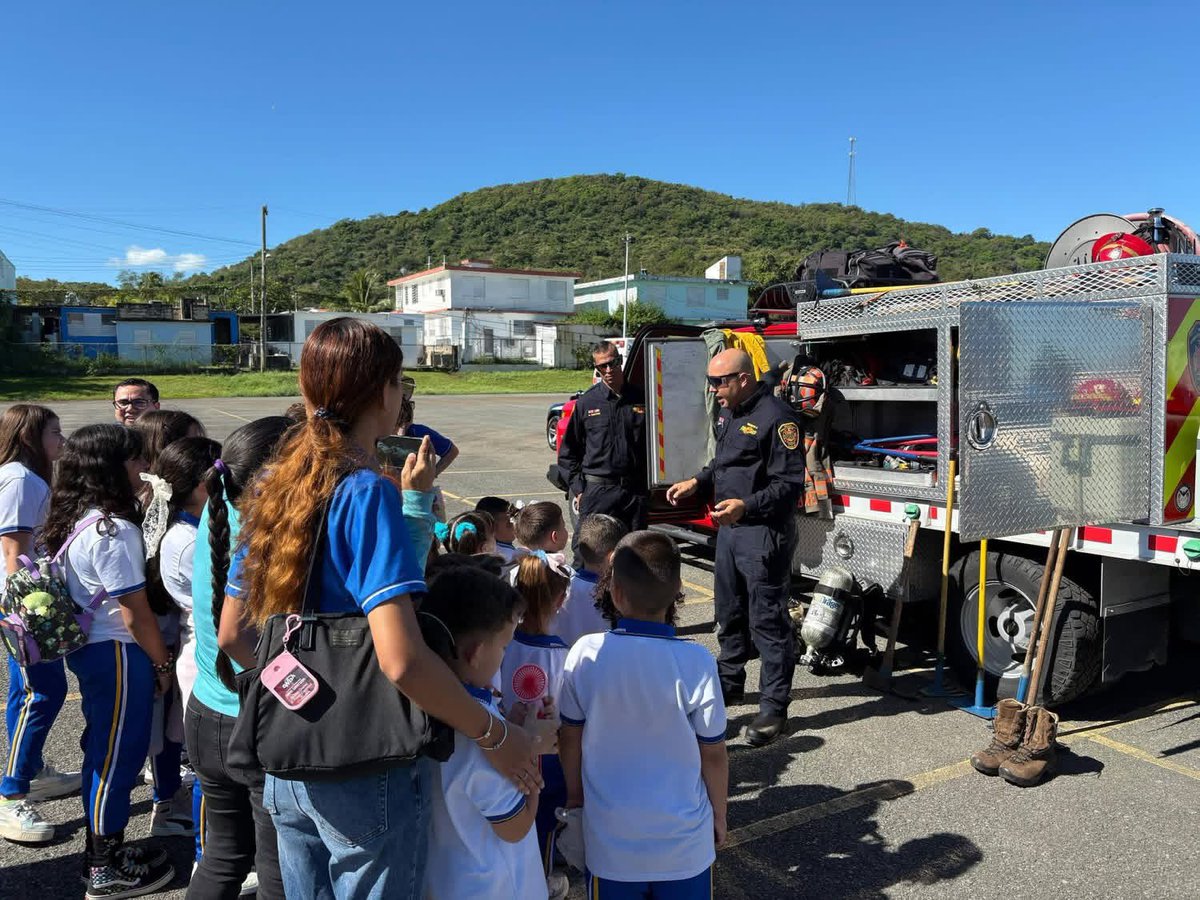 Bomberos_de_PR's tweet photo. Personal de la Brigada Forestal de Lajas participó ayer en el “San Germán First Responder Expo”, donde realizaron demostraciones de la Unidad Forestal y ofrecieron charlas sobre prevención de incendios a los asistentes. 🔥🚒👨‍🚒 https://t.co/Zn2qXMLzir