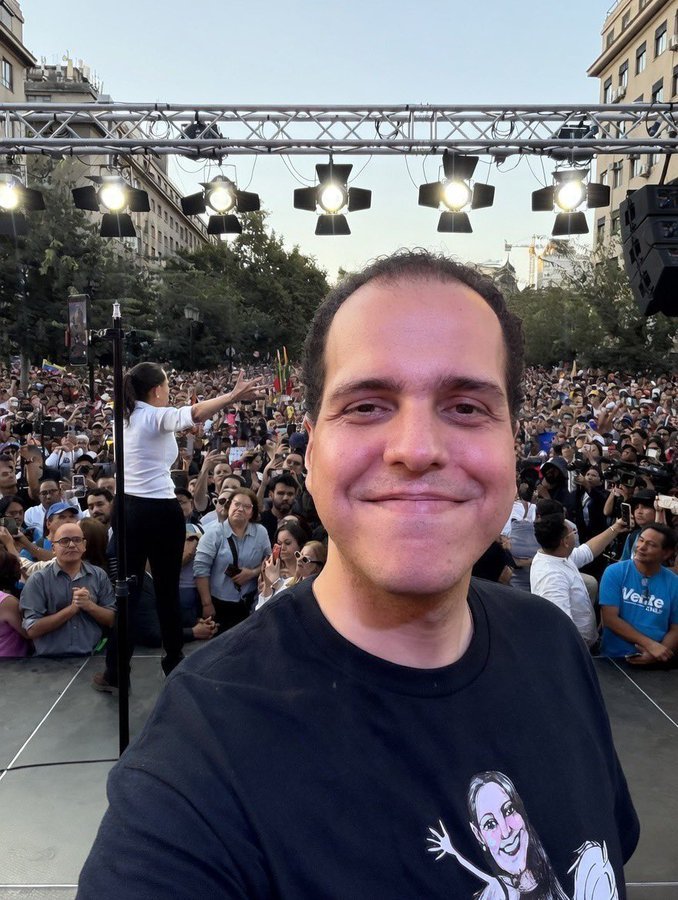 Por qué todos los Maricorinos tienen la misma cara de imbeciles ? Es un "desorden genetico" ?