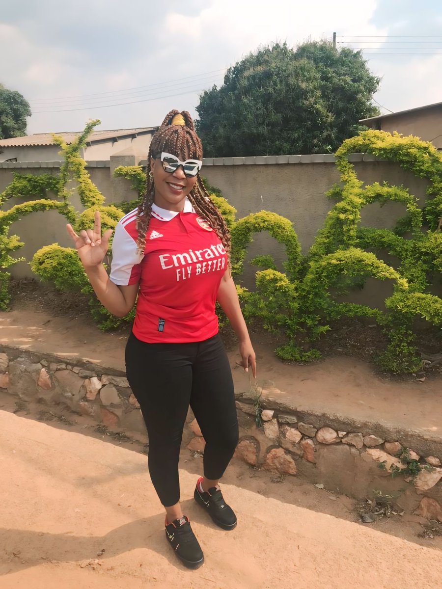 We are 10 points clear.  
I'm so proud to be a gooner.
Max Dowman son, you are a star.
Mikel Arteta thank you. 
David Raya another clean sheet. 
The whole team, I'm truly grateful.
Winner mentality you've shown
ARSENAL 2 Everton 0.
Goodnight ya'll 😍