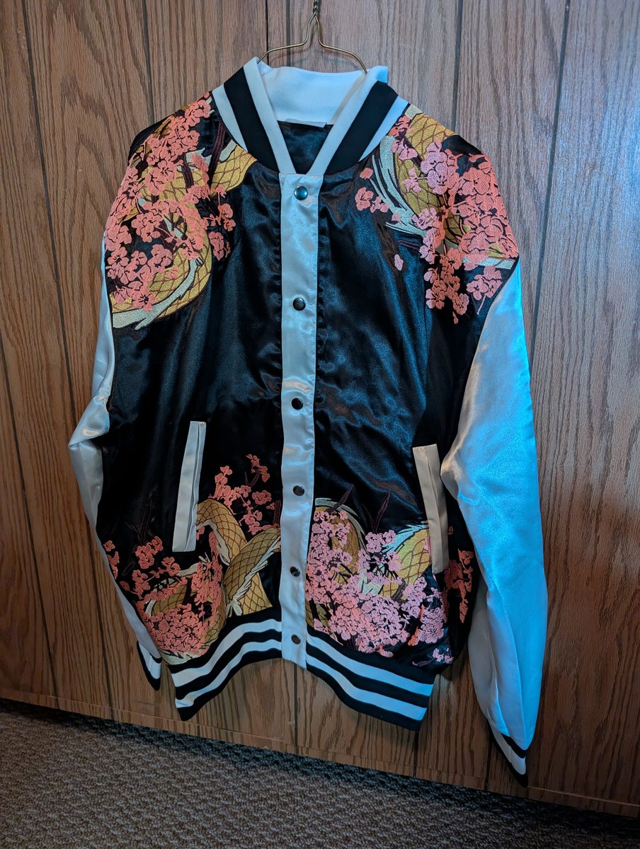 脱ぐ祭り tweet media