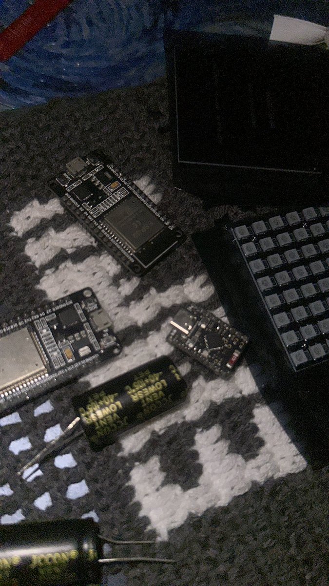 EmmyCodes tweet media