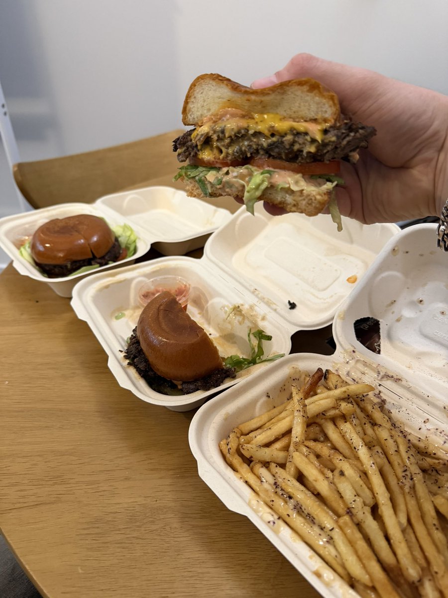 Zac Valles tweet media