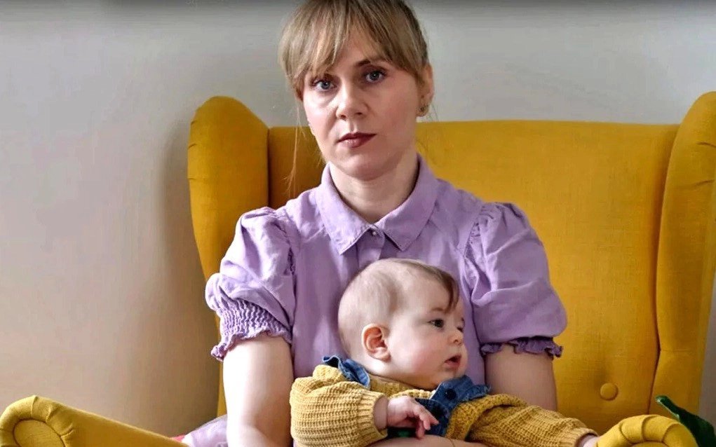 Znany adwokat, który zabił na drodze dwie kobiety nadal może wykonywać zawód adwokata, a kobiecie, która odradzała innym kobietom pewnego ginekologa na skutek swoich doświadczeń grozi kara bezwzględnego więzienia. 
Polska Tuska!