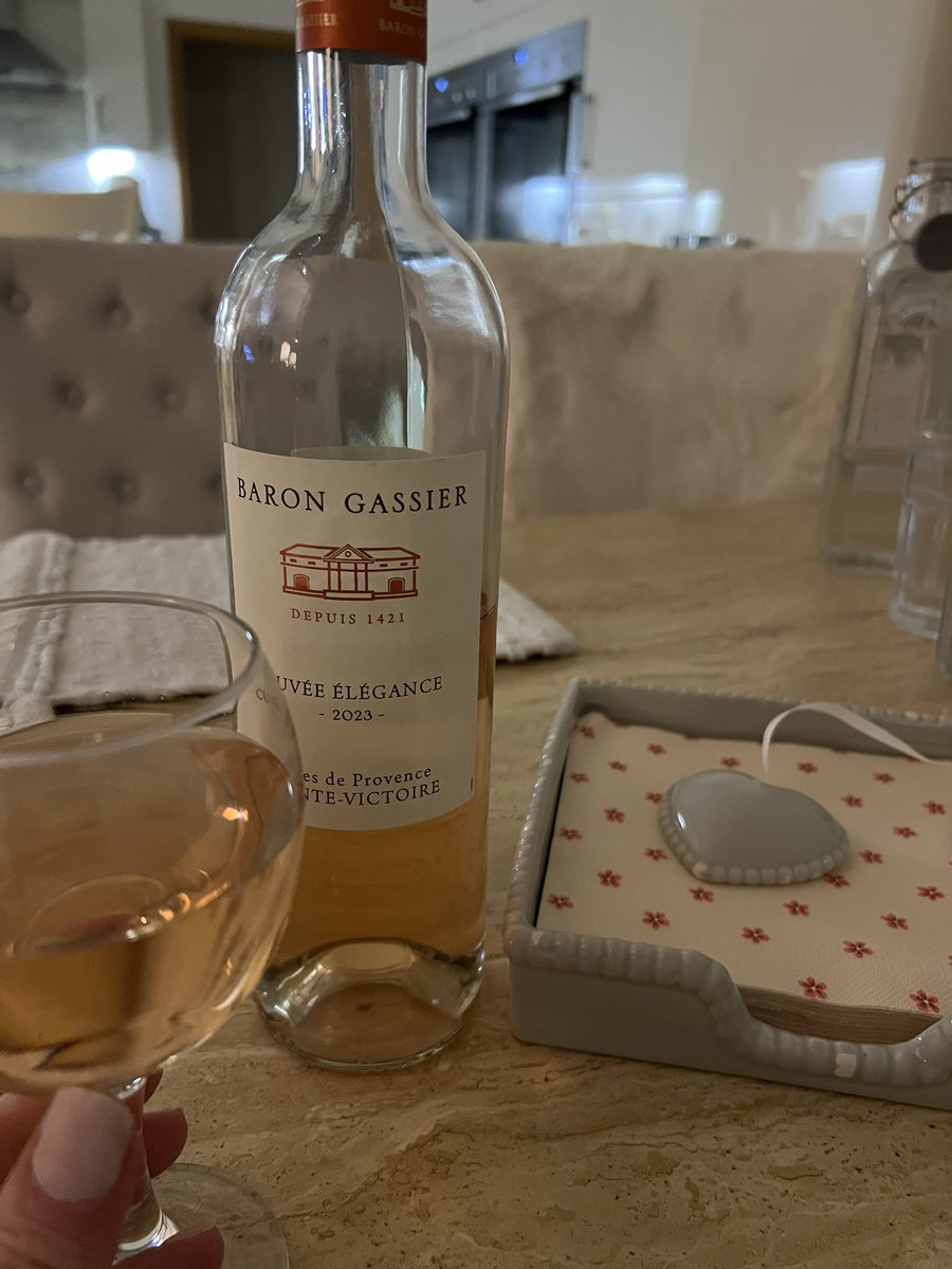 Claire C tweet media