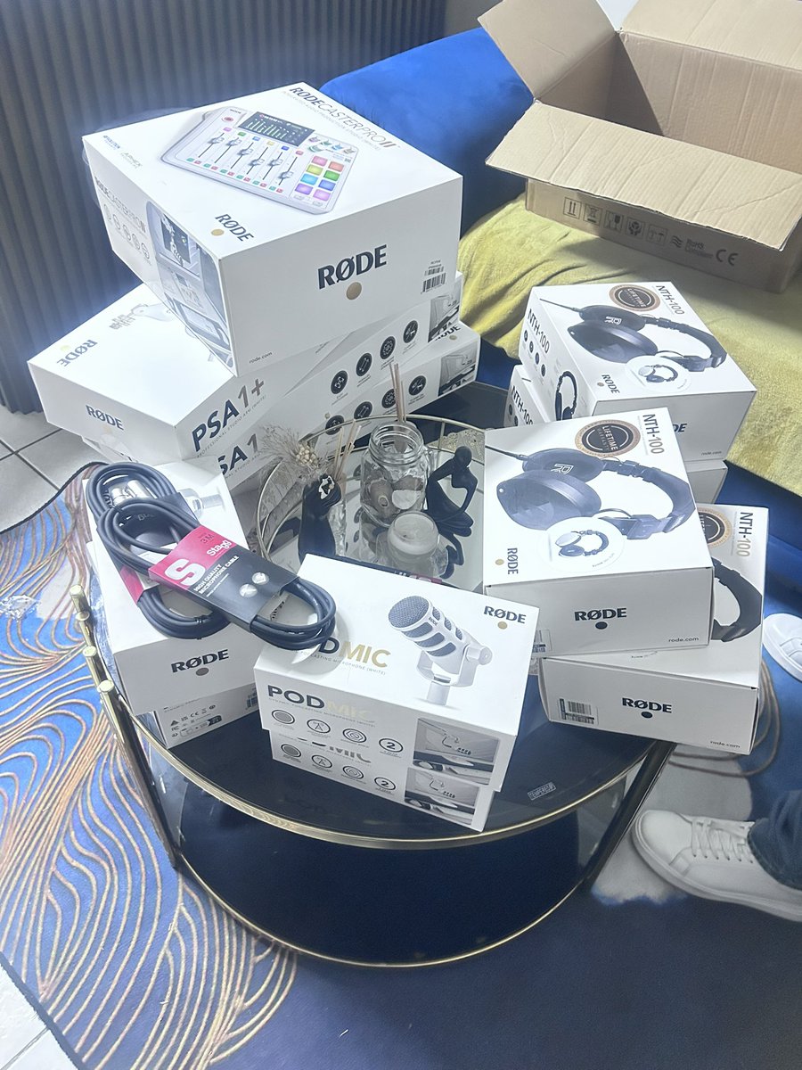 Miss Ziprusha tweet media