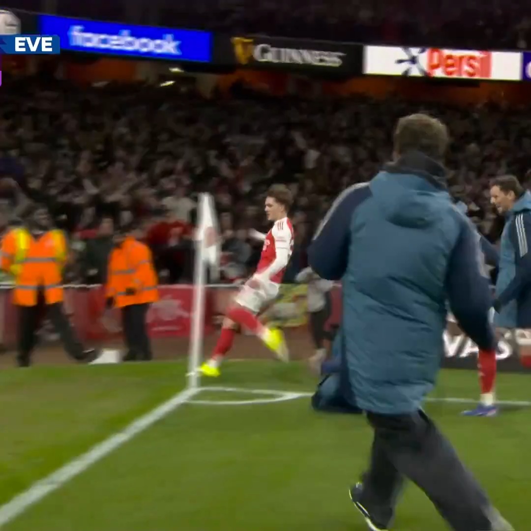 THE STUFF OF LEGEND. š¤Æ
16-YEAR-OLD MAX DOWMAN GOES COAST-TO-COAST TO SEAL ARSENAL'S WIN. THE YO...