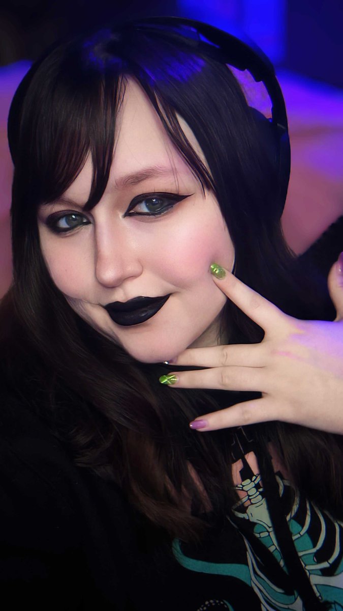 🔞 Maya 💜👻 tweet media