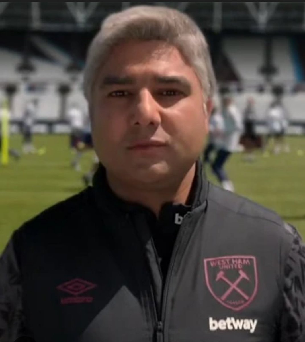 Vinayakk tweet media