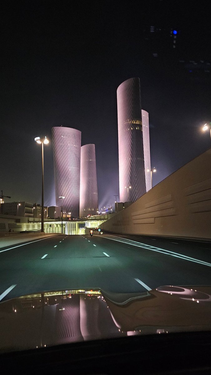 دوحتي في كل الاوقات وفي كل الايام حلوة وجميلة والله حافظها من كل شر....... 
قطر يا بيت الحب.. تميم يا قايدنا"، "أميرنا في القلب.. يا معلي رايتنا🇶🇦🇶🇦🇶🇦