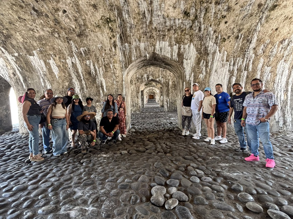 de_ejea's tweet photo. #prisionerosvisitantes #conociendo la fortaleza de#sanjuandeulua #selfiedelrecuerdo gracias por visita @guiasdeturistasejeaveracruz #Elizabeth Aburto https://t.co/auoKmWbTyC