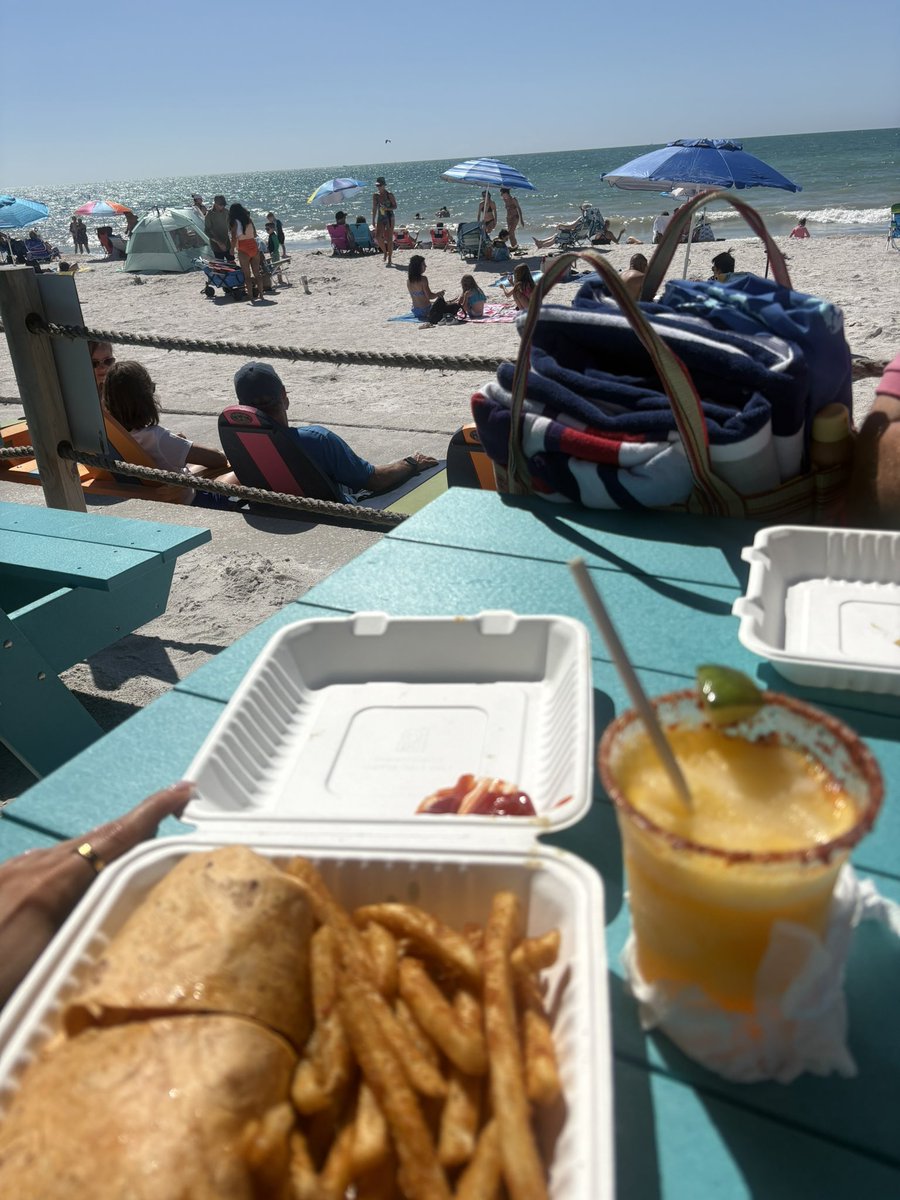 Hannah Hughes tweet media