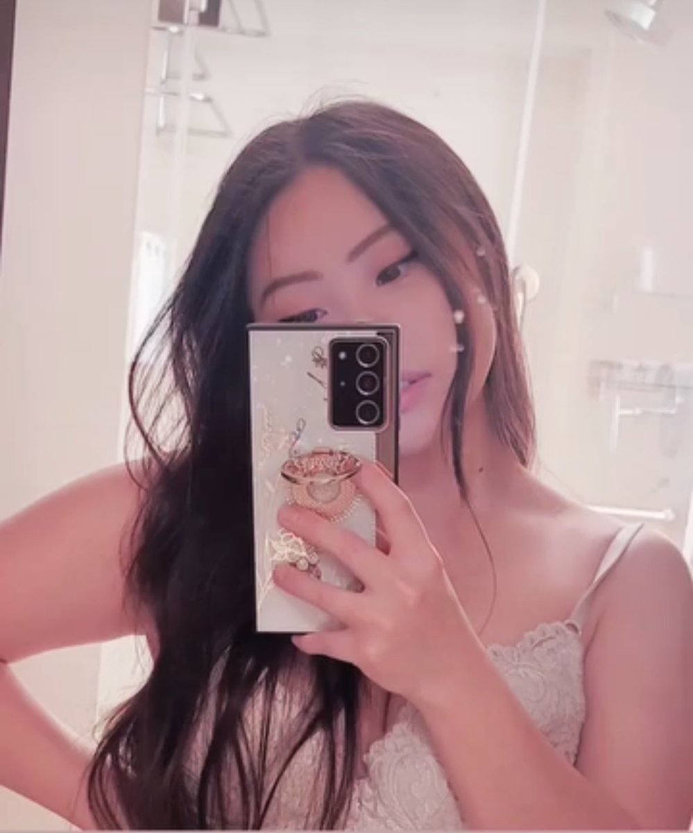 itsmissabs tweet media