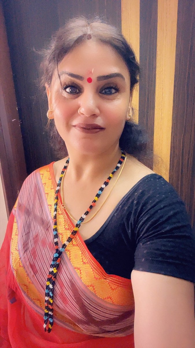 sherni2413's tweet photo. Wrapped in tradition, styled with grace.”😍❤️
#sarilook https://t.co/Xu8DNxOvlG