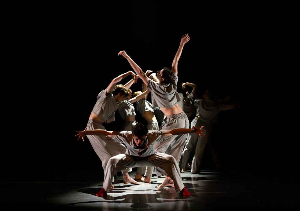 BuzzCenterStage tweet media