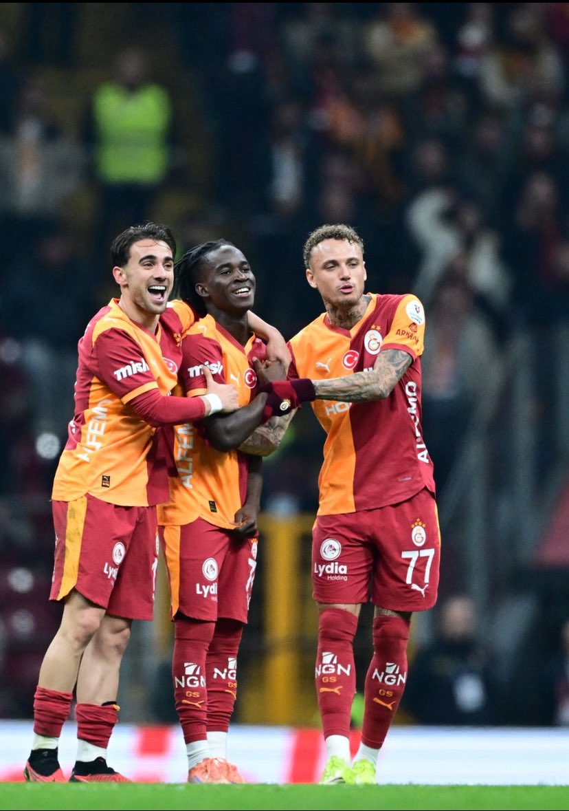 Being devoted to these passionate colors and being part of this great club makes me proud to be a member of this family. 🙏

We are incredibly motivated and full of belief. We are contenders for every trophy and we truly believe in it. As long as we keep showing determination,