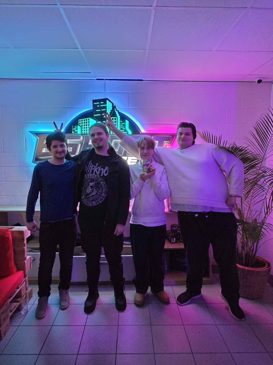 Kawaii | GerVTuber 🏳️‍⚧️ tweet media