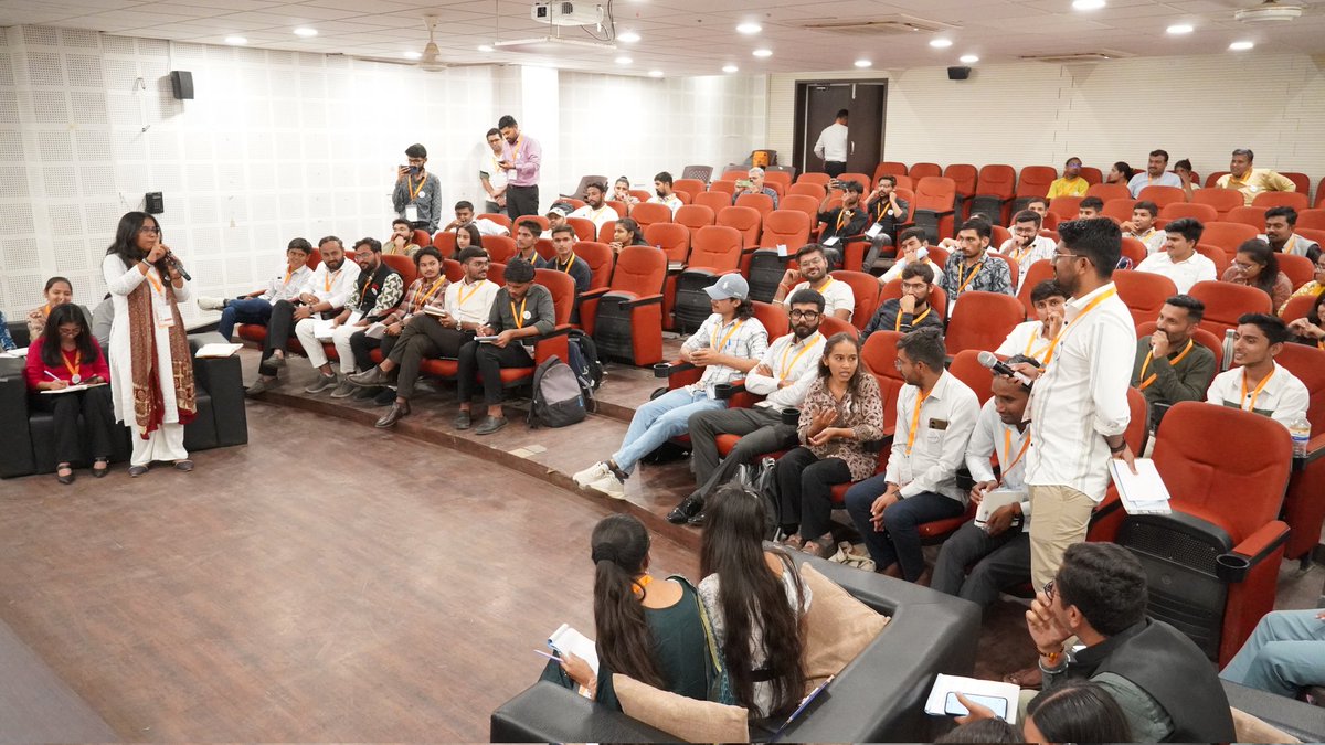 AhirMahir1's tweet photo. With the aim of encouraging the youth to brainstorm ideas for the nation the 1st Young Thinkers was organized at Kutch University today, in which the youth got the opportunity to participate @indfoundation @rammadhav_ 

#KutchYoungThinkersMeet
#YoungThinkers
#SamanwayPratishthan https://t.co/htcyEPIL0v
