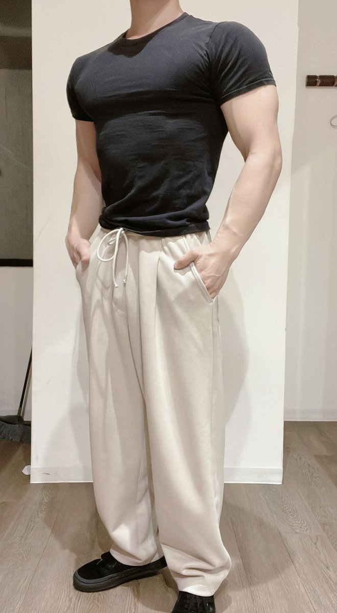 𝐈𝐑𝐑𝐄𝐒𝐏𝐎𝐍𝐒𝐈𝐁𝐋𝐄 𝐀𝐃𝐔𝐋𝐓 tweet media