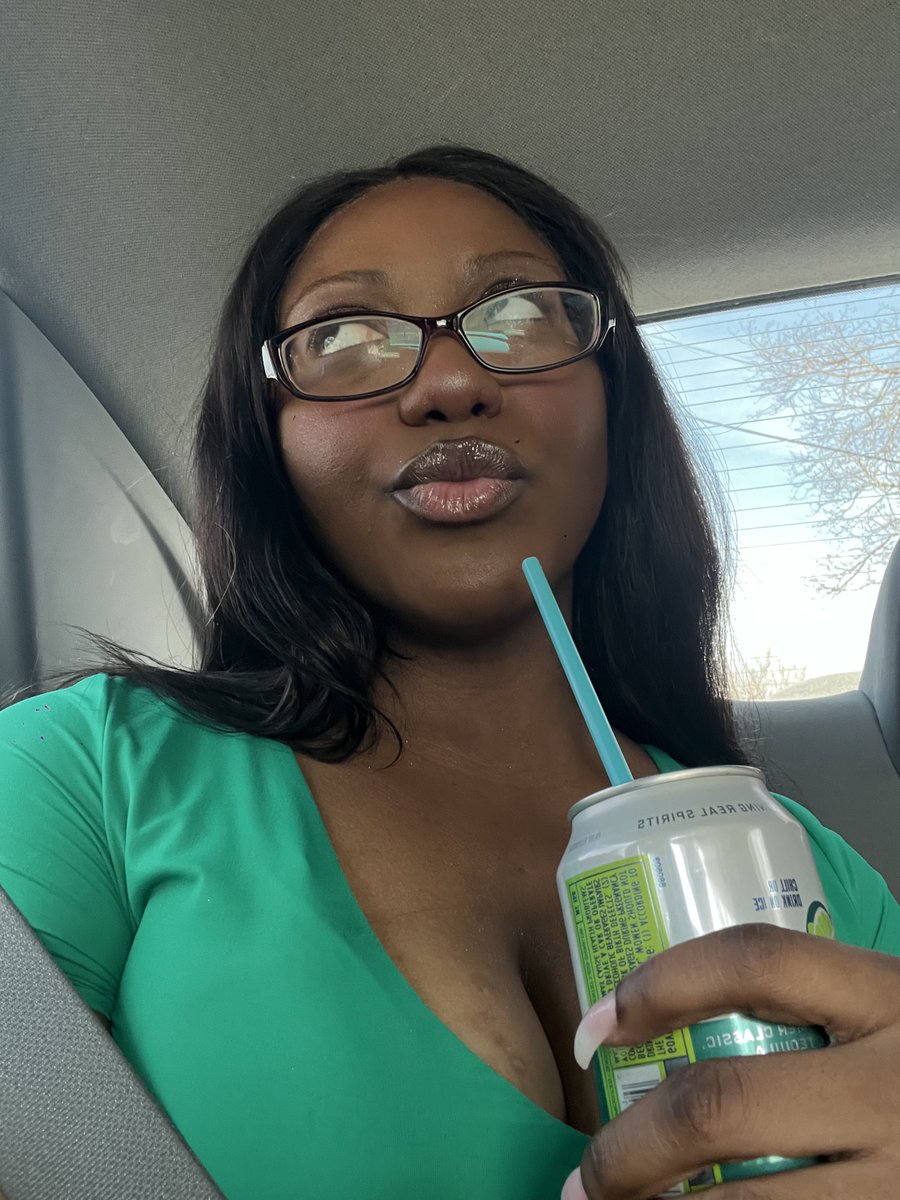 ash `⎚⩊⎚´seeing BTS tweet media