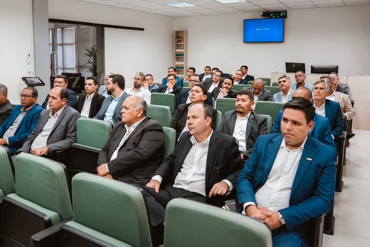 Secretárias e líderes de igrejas da Associação Rio Fluminense participaram de um encontro de capacitação com o tema “Identidade em Excelência”.
A programação destacou a importância da organização administrativa para fortalecer a missão da igreja e o cuidado com as pessoas.