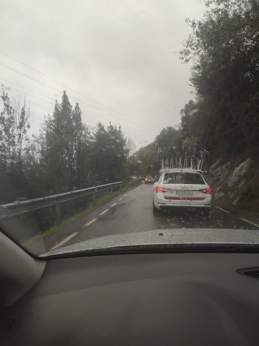 Anderd93's tweet photo. San Gregorio saria-Berriatua ✅

🌧️ Euritan dantzan Bizkaiko errepidetan zehar https://t.co/F2S8lxkRMm