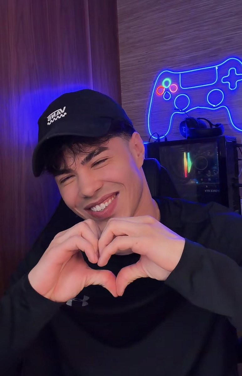 ComentsJubs's tweet photo. Ah meu menino… 
Eu te amo do tamanho do AMOR..
Você, pra sempre!! 🤏🏻🥹❤️ https://t.co/tpaM35TcQC