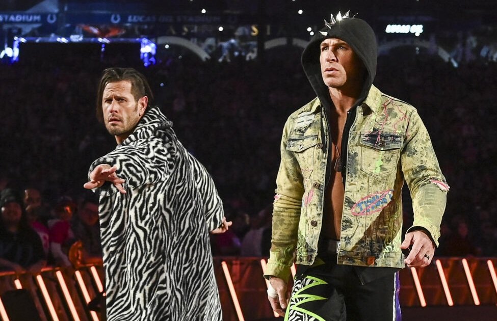 Chris Sabin questioned Alex Shelley for trying to help Johnny Gargano.

I really hope they're not splitting them up. Give me a heel MCMG instead.