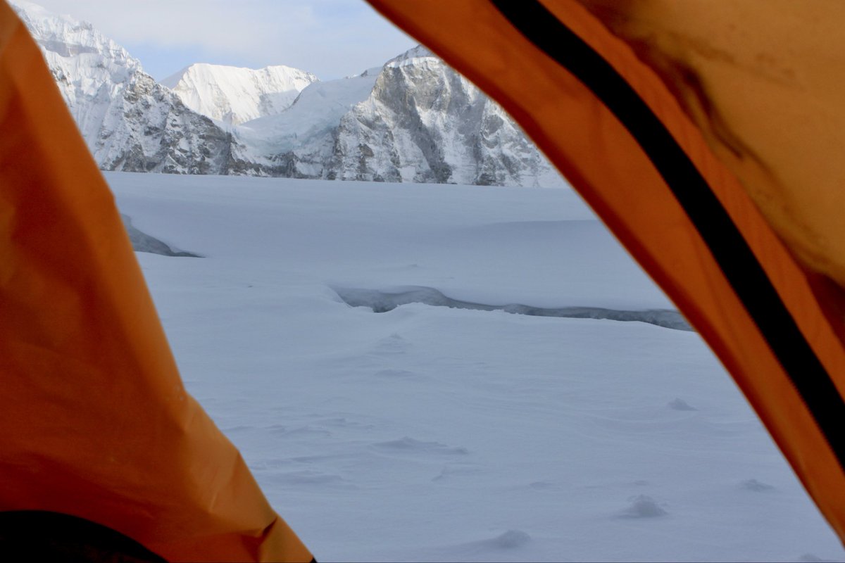 BrianCDickinson's tweet image. Room with a view at 19,000 feet. Camp 1 on Everest, sitting at the far end of the Western Cwm.

#Everest #WesternCwm #Mountaineering #ClimbHigher #MountainLife
