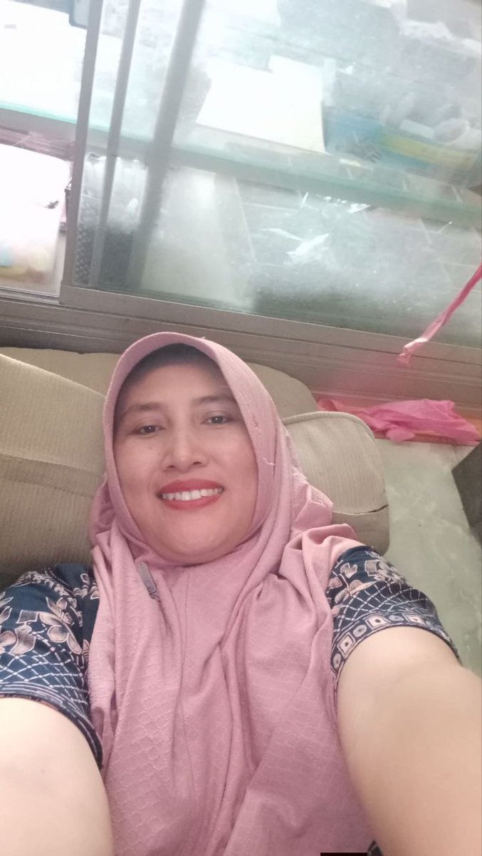 Lili Yuanti tweet media