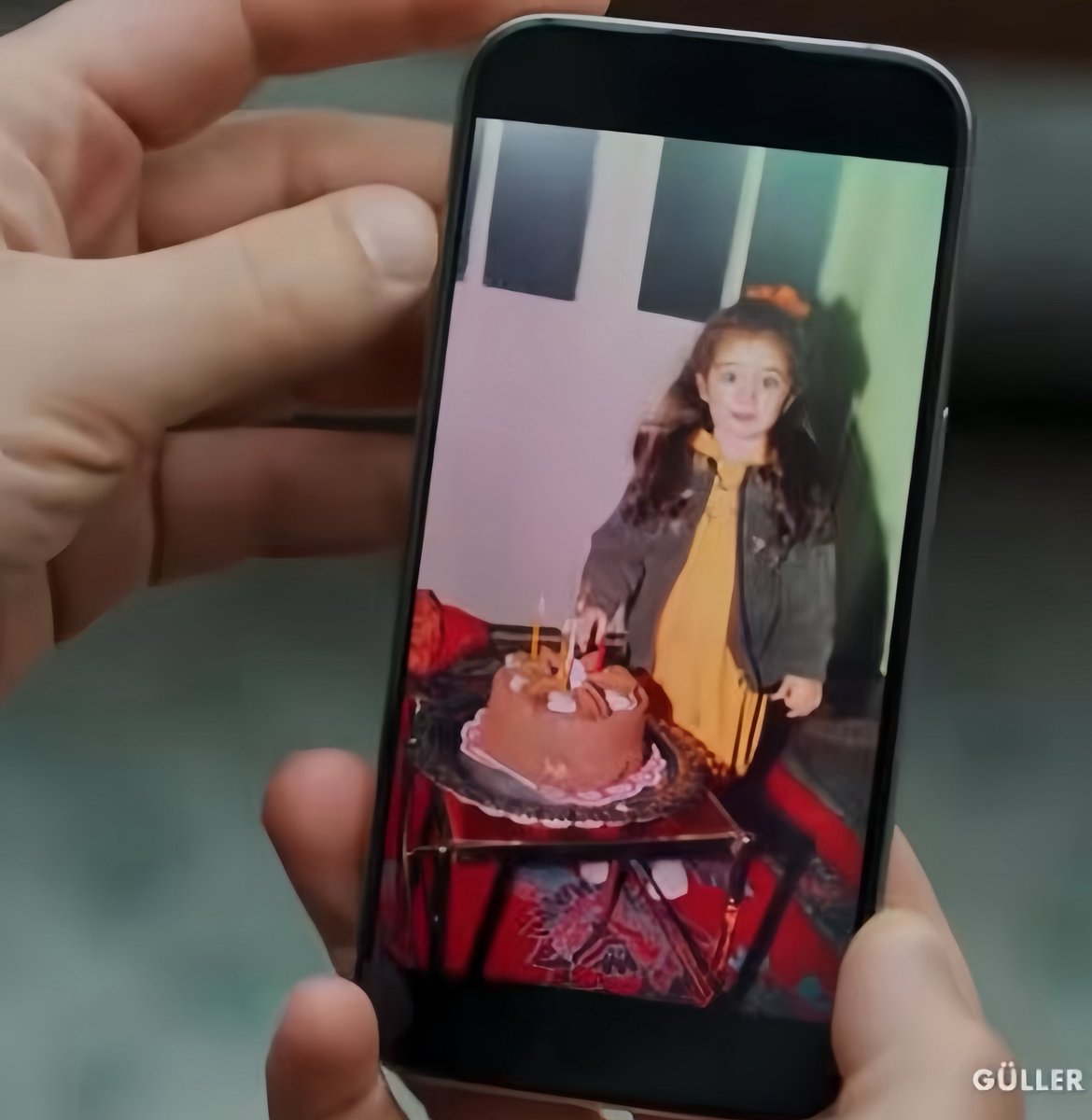 Ada Tözün.                                 Zeynep Tecer.