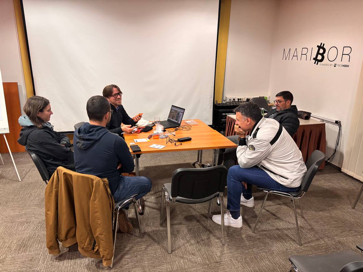 ClavaStack tweet media