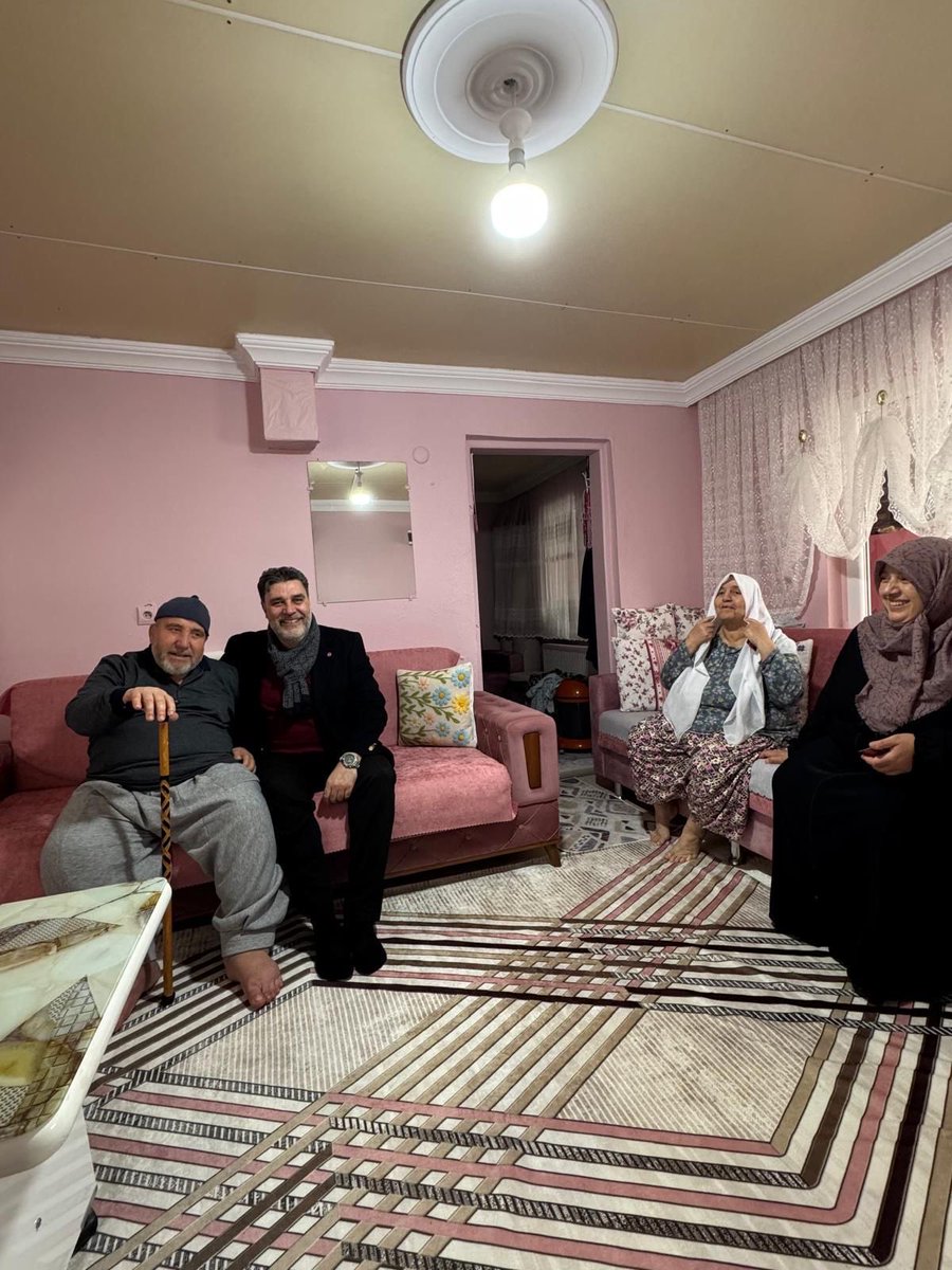 AK Parti İstanbul İl Başkanlığı Sosyal Politikalar Birimi olarak, Ramazan ayının manevi atmosferini sahaya yansıtmak ve toplumun farklı kesimleriyle gönül bağlarımızı güçlendirmek amacıyla kapsamlı saha programlarımıza devam ediyoruz.