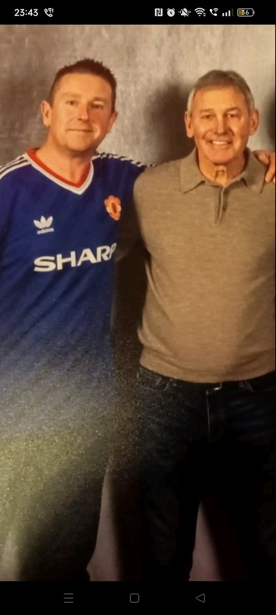 DeasyJonathan's tweet photo. Wat a midfieder he was in his day,Bryan Robson is d other fella 😂🖤❤️ https://t.co/cWH8iFNA3R