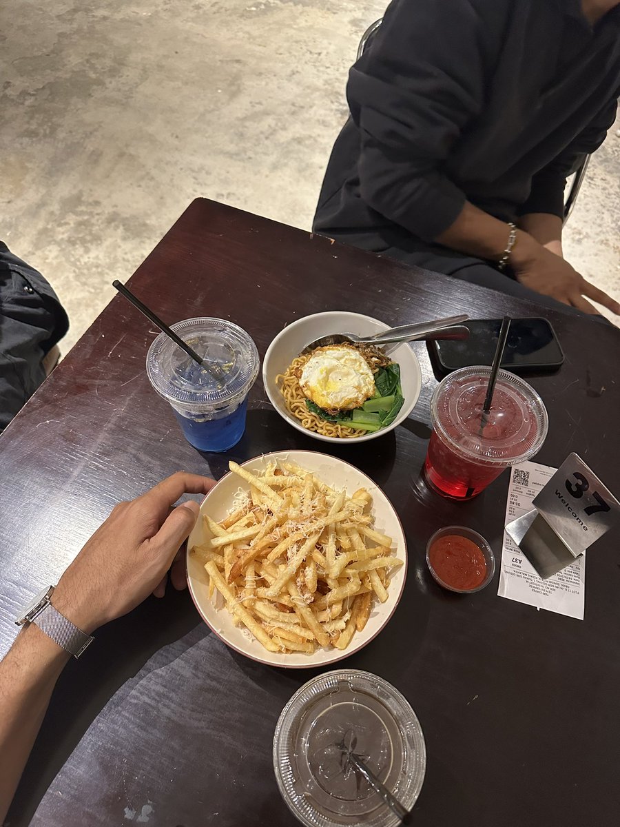 Iwanqais tweet media