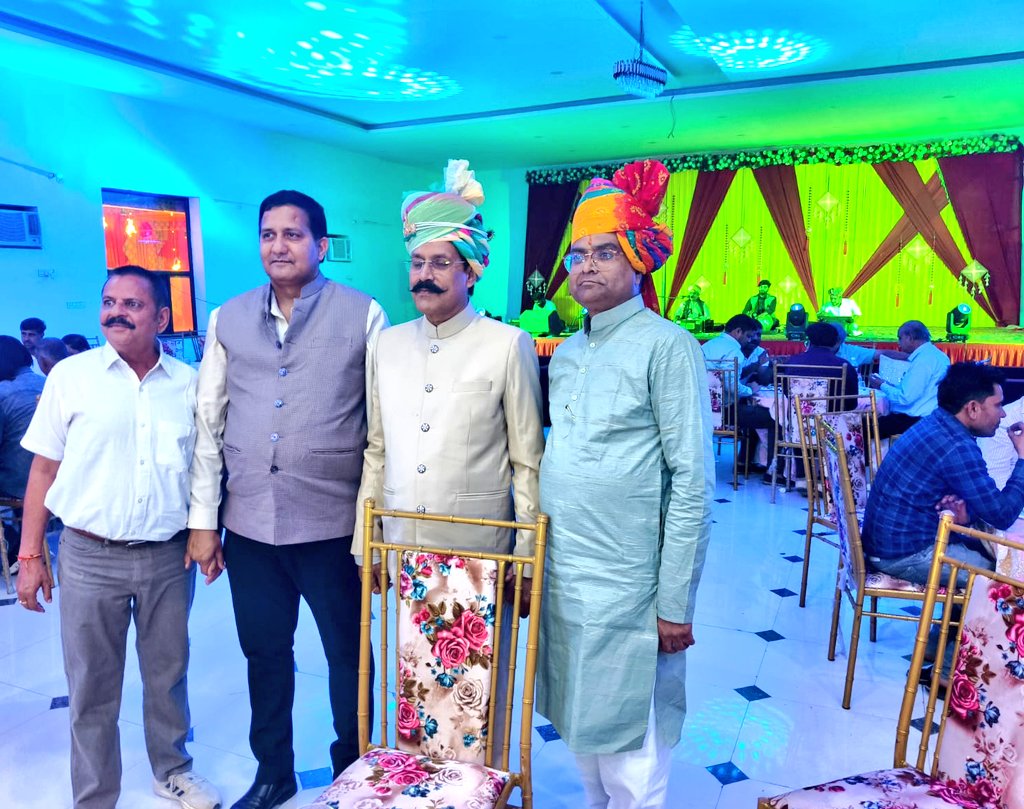 GudaPawan's tweet photo. On the occasion of the wedding reception of the son of old friend Dr. Gopal Singh Tanwar, who is known for his simplicity and punctuality in the field of medicine, along with Dr. Jitendra Singh from SMS Hospital. https://t.co/jFkyN1tJ4Z